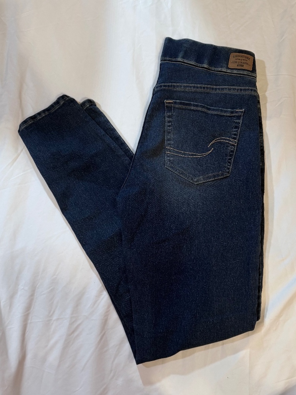 Levi Strauss Signature Totally shaping pull on skinny 8L 29x32